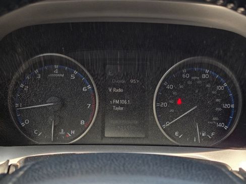 Used 2017 Toyota RAV4 XLE FWD image 19