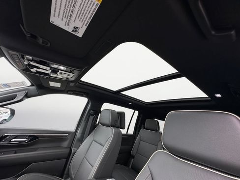 New 2026 Chevrolet Suburban Premier AWD/4WD image 17