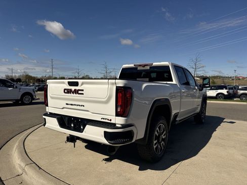 Used 2021 GMC Sierra 2500 AT4 w/ AT4 Premium Plus Package AWD/4WD image 8