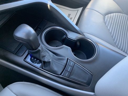 Used 2022 Toyota Camry SE image 28