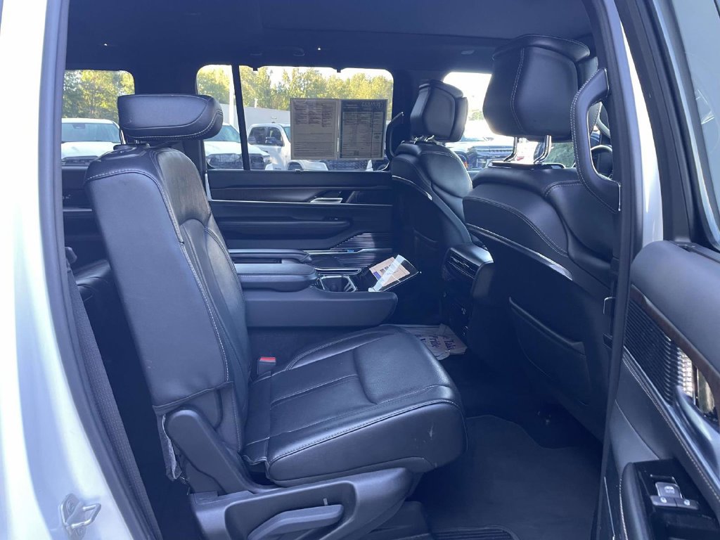 Certified 2023 Jeep Grand Wagoneer 4WD image 18