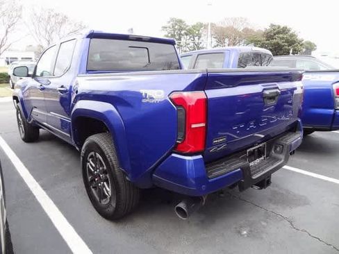 Used 2024 Toyota Tacoma TRD Sport w/ TRD Sport Upgrade Package image 6