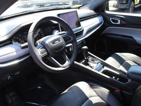 Used 2023 Jeep Compass Latitude AWD/4WD image 3