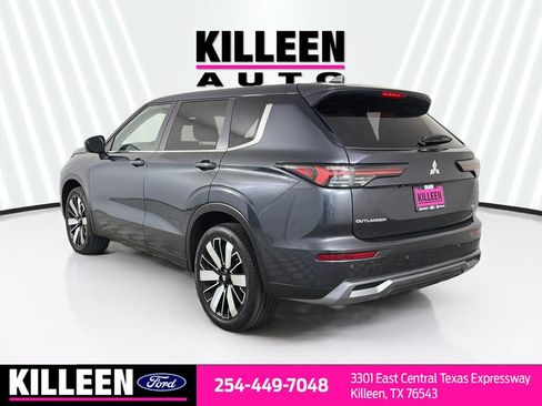 Used 2025 Mitsubishi Outlander SE FWD image 6