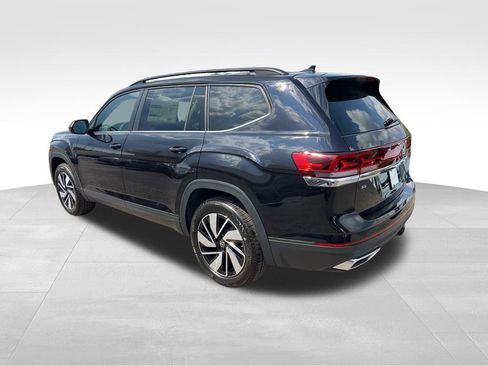 New 2026 Volkswagen Atlas SE FWD image 5