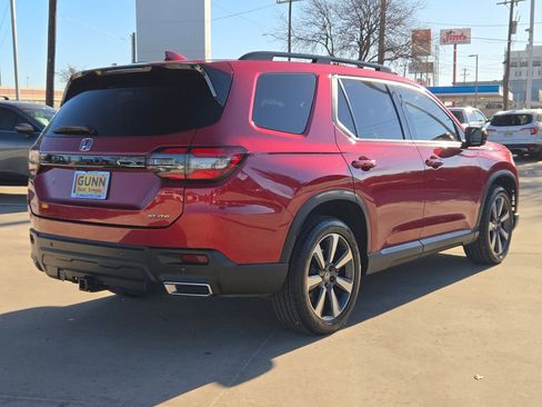 Used 2023 Honda Pilot Elite image 7