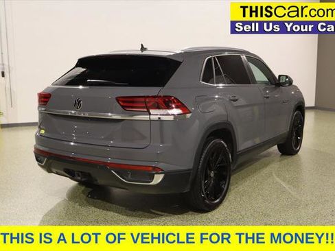Used 2021 Volkswagen Atlas Cross Sport SE w/ Panoramic Sunroof Package FWD image 8