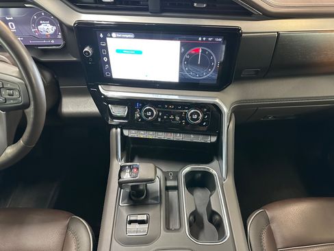 Used 2025 GMC Sierra 1500 Denali AWD/4WD image 22