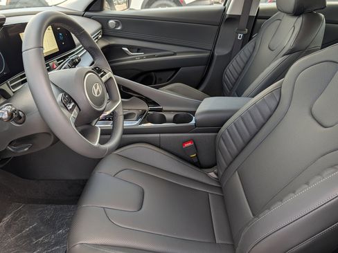 New 2026 Hyundai Elantra Limited FWD image 6