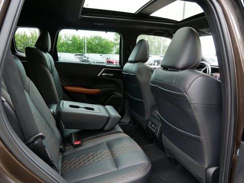 Used 2022 Mitsubishi Outlander SEL AWD/4WD image 9