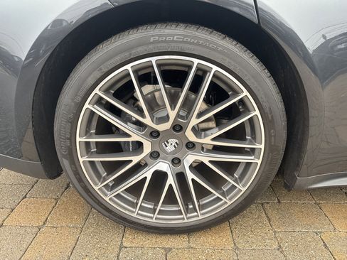 Used 2024 Porsche Panamera RWD image 30