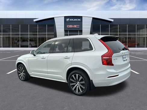 Used 2023 Volvo XC90 B5 Core w/ Climate Package image 3