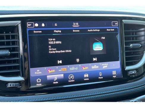 Used 2021 Chrysler Pacifica Touring w/ Uconnect Theater Family Group image 26