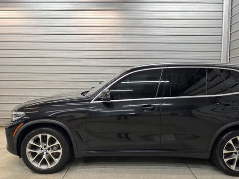 Used 2022 BMW X5 xDrive40i w/ Luxury Seating Package AWD/4WD image 3