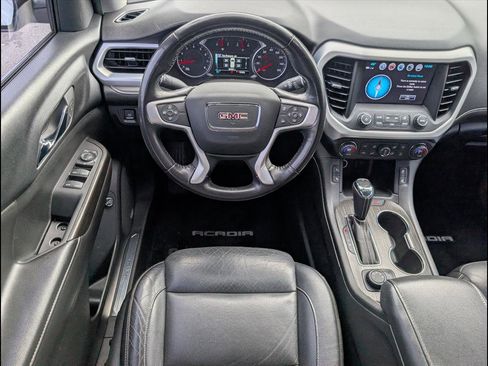 Used 2018 GMC Acadia SLT image 8