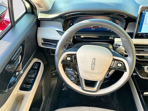 Used 2025 Lincoln Corsair AWD w/ Equipment Group 101A image 22