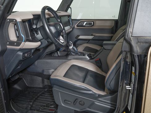 Used 2022 Ford Bronco Wildtrak AWD/4WD image 13