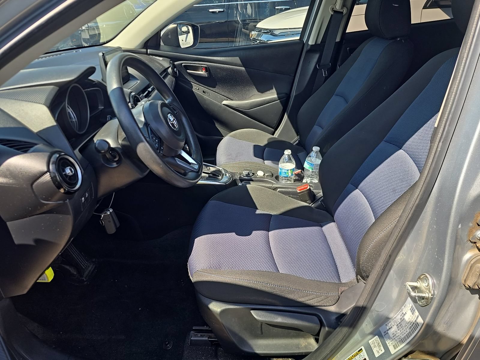 Used 2020 Toyota Yaris LE FWD image 5