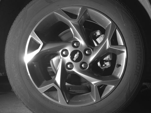 Used 2025 Chevrolet Trax LT image 13