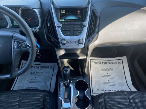 Used 2017 Chevrolet Equinox LS FWD image 24