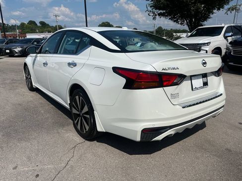 Used 2022 Nissan Altima 2.5 SL FWD image 2