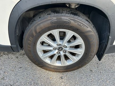 Used 2024 Toyota Grand Highlander XLE image 9