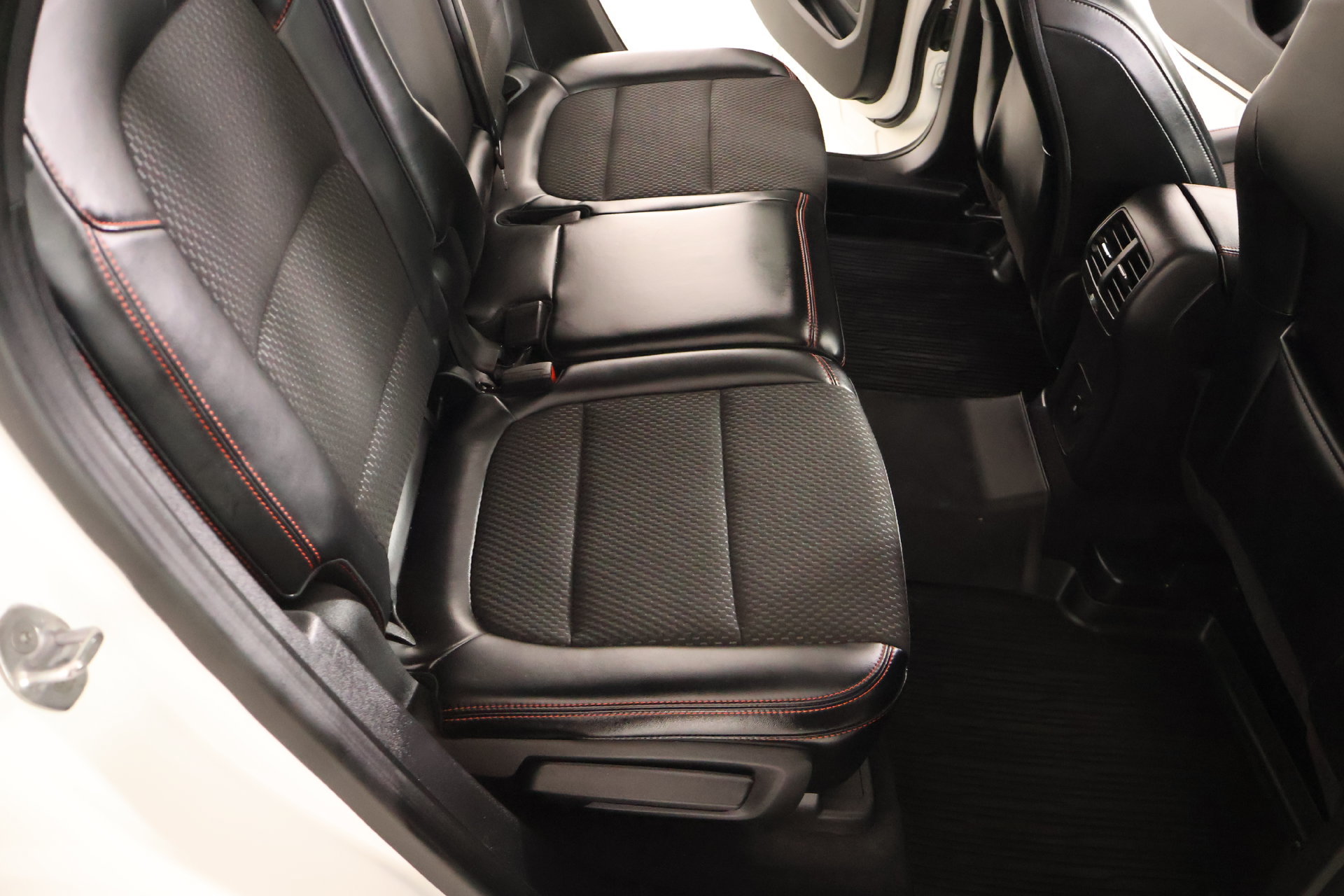 Used 2023 Ford Escape ST-Line FWD image 15