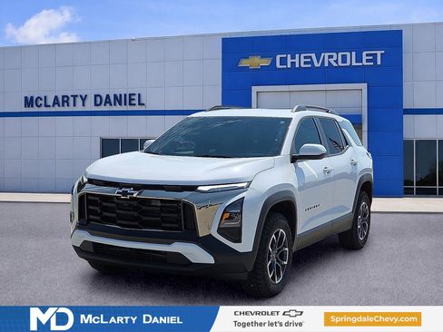 New 2026 Chevrolet Equinox ACTIV w/ Convenience Package III FWD image 2