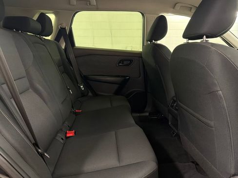 Used 2023 Nissan Rogue S image 29