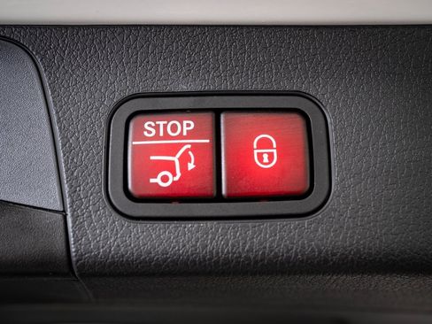 Certified 2023 Mercedes-Benz GLB 250 4MATIC image 21