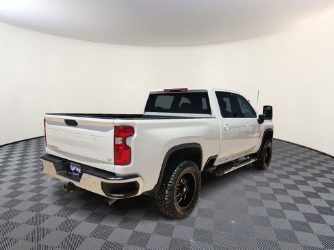 Used 2025 Chevrolet Silverado 2500 LT AWD/4WD image 4