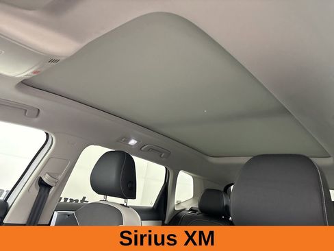 Used 2025 Volkswagen Taos SE w/ Panoramic Sunroof Package AWD/4WD image 10