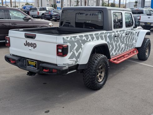 Used 2020 Jeep Gladiator Rubicon image 2