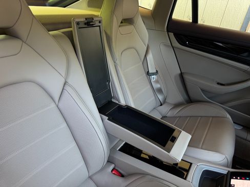 Used 2025 Porsche Panamera 4 AWD/4WD image 37