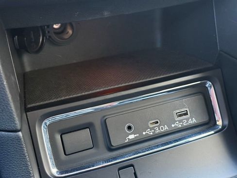 Certified 2025 Subaru Ascent Premium AWD/4WD image 17