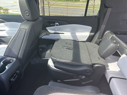 New 2026 Chevrolet Traverse High Country AWD/4WD image 15