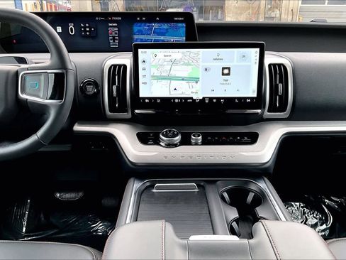 Certified 2025 Ford Expedition Active AWD/4WD image 7