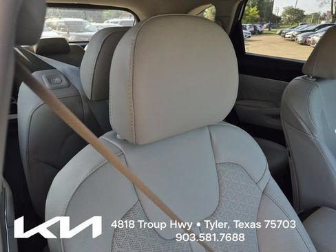 Used 2022 Kia Sorento SX FWD image 13