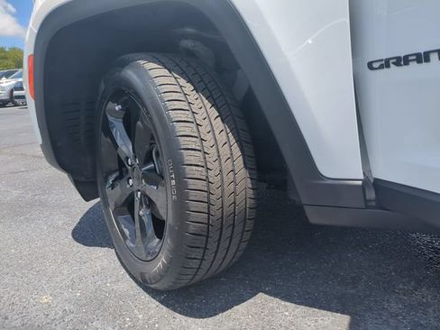 Used 2023 Jeep Grand Cherokee Altitude RWD image 36