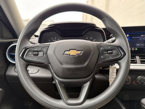 Used 2024 Chevrolet Trax LS w/ LS Convenience Package FWD image 22