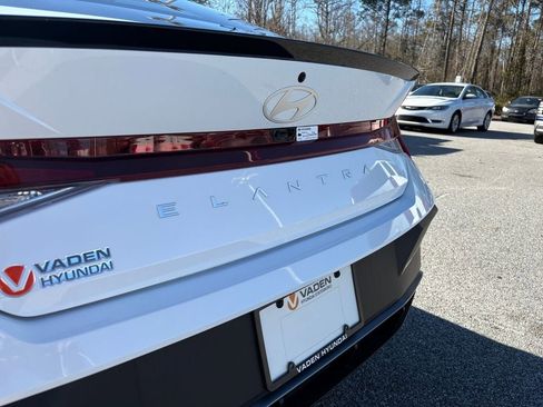 New 2025 Hyundai Elantra Sport image 9