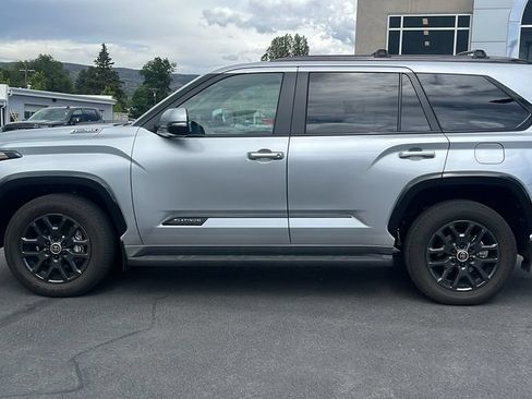 Used 2024 Toyota Sequoia Platinum AWD/4WD image 8