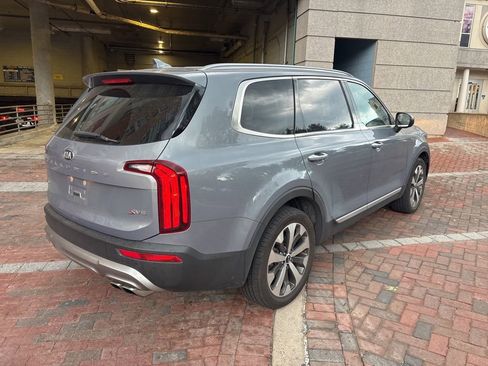 Used 2020 Kia Telluride S w/ S 8 Passenger Seating Package AWD/4WD image 3