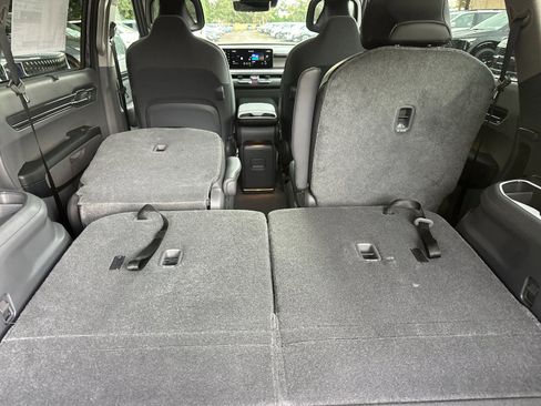 New 2026 Kia EV9 Land AWD/4WD image 16