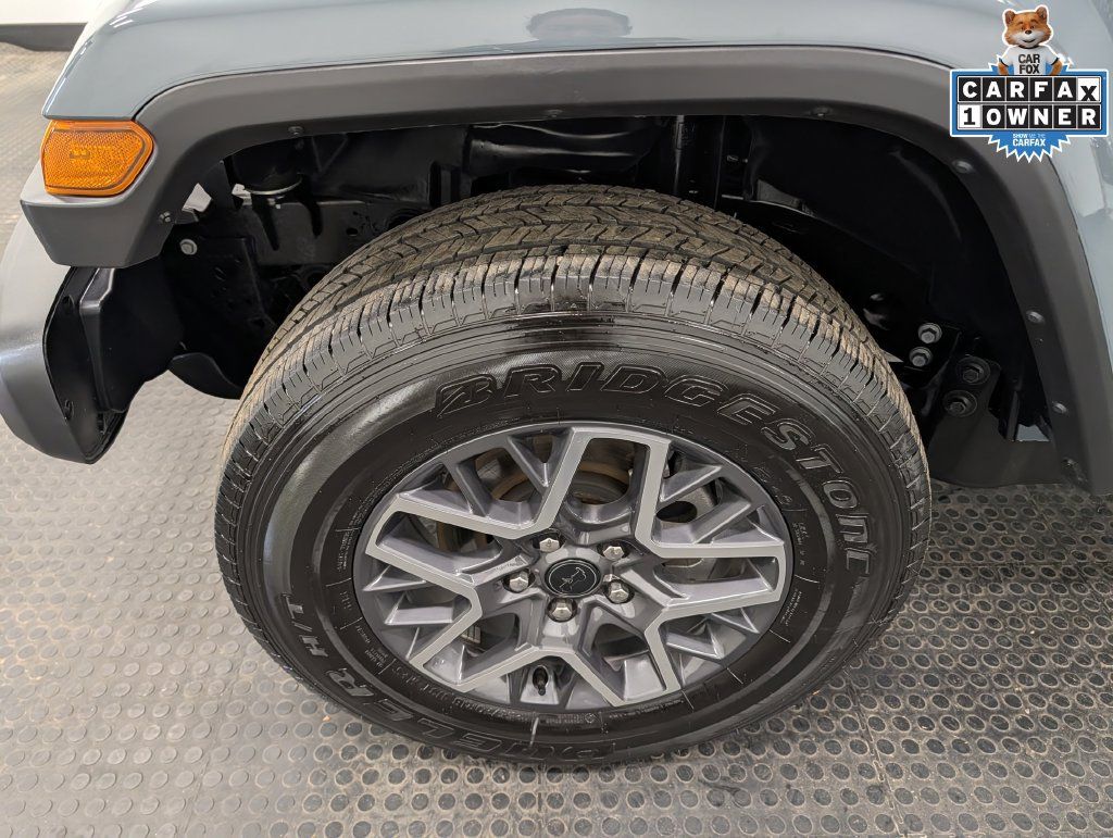 Used 2026 Jeep Wrangler Unlimited Sahara AWD/4WD image 8