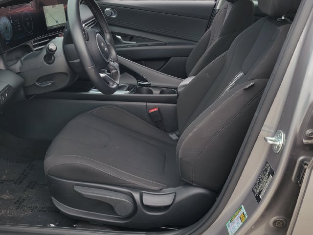 Used 2025 Hyundai Elantra SEL FWD image 9