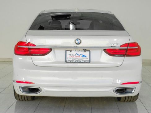 Used 2019 BMW 740i w/ Executive Package RWD image 7