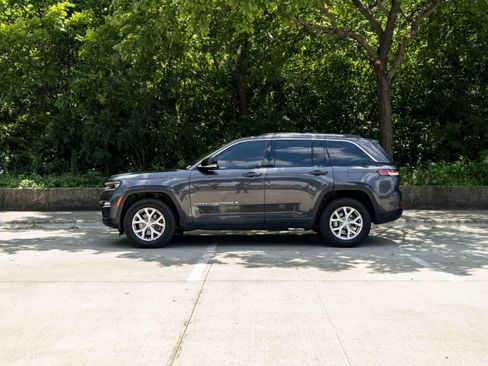 Used 2022 Jeep Grand Cherokee Limited RWD image 5