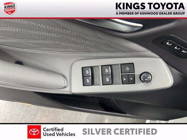Used 2019 Toyota Avalon Limited w/ Advanced Safety Package FWD image 10