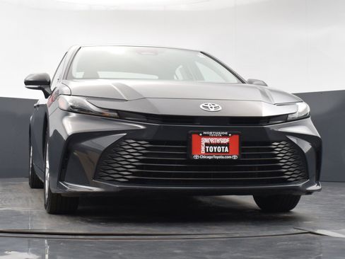 Used 2025 Toyota Camry LE image 29